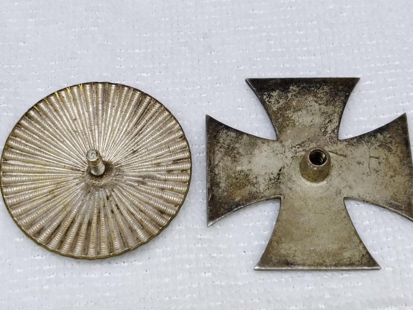 ww2德三一级铁十字，贝壳转轮版无标，正面正常佩戴品相，背面带白油