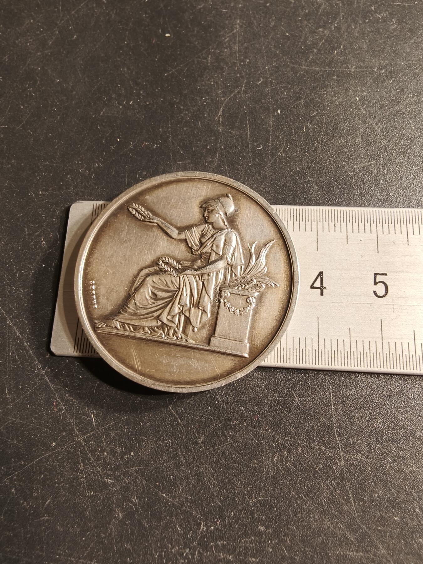 老王徽章第166期 法国1969年北部工业协会大银章    950银    直径38mm.   重量30g