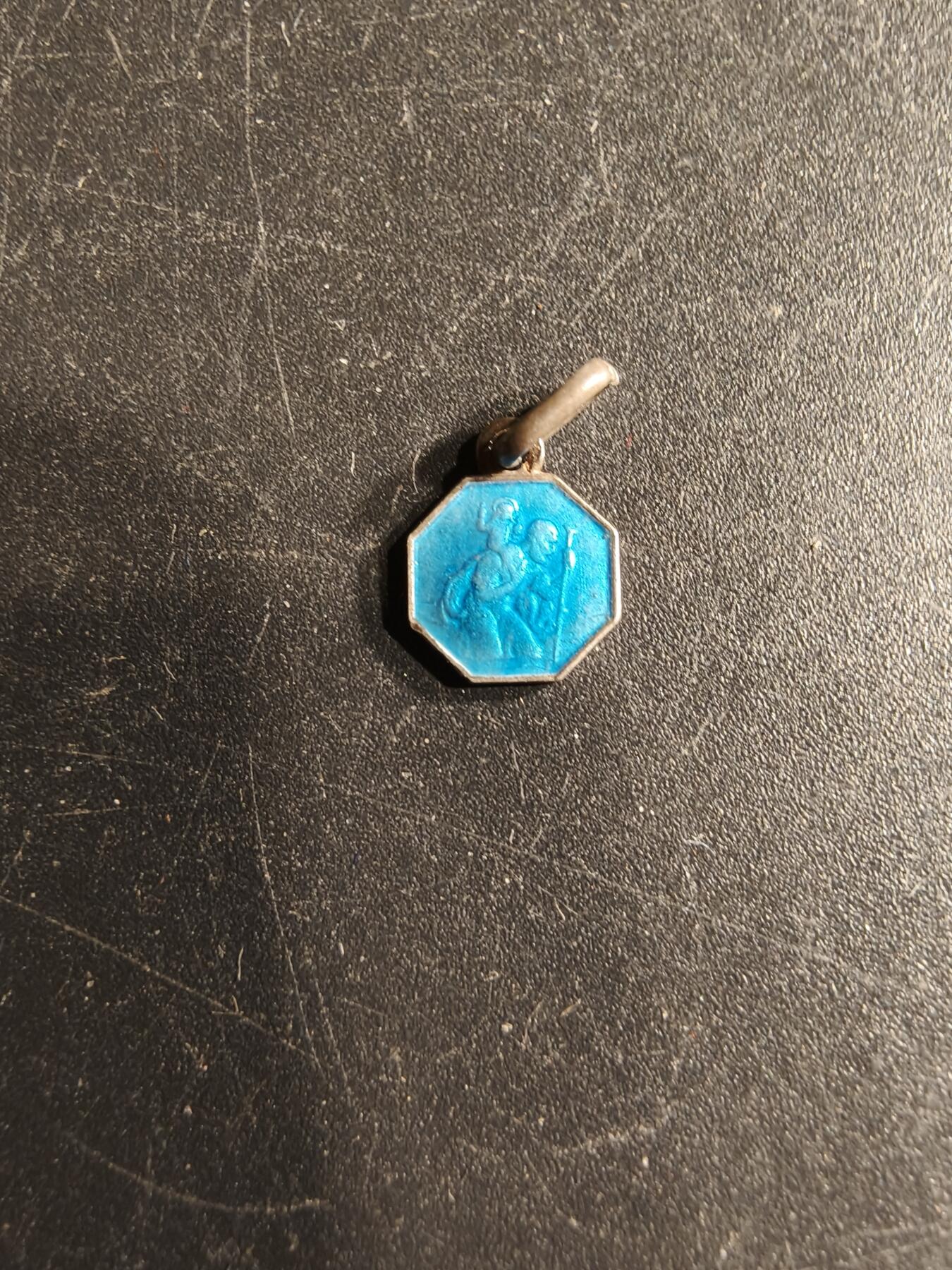 老王徽章第166期 法国天主教会纪念章    带珐琅     