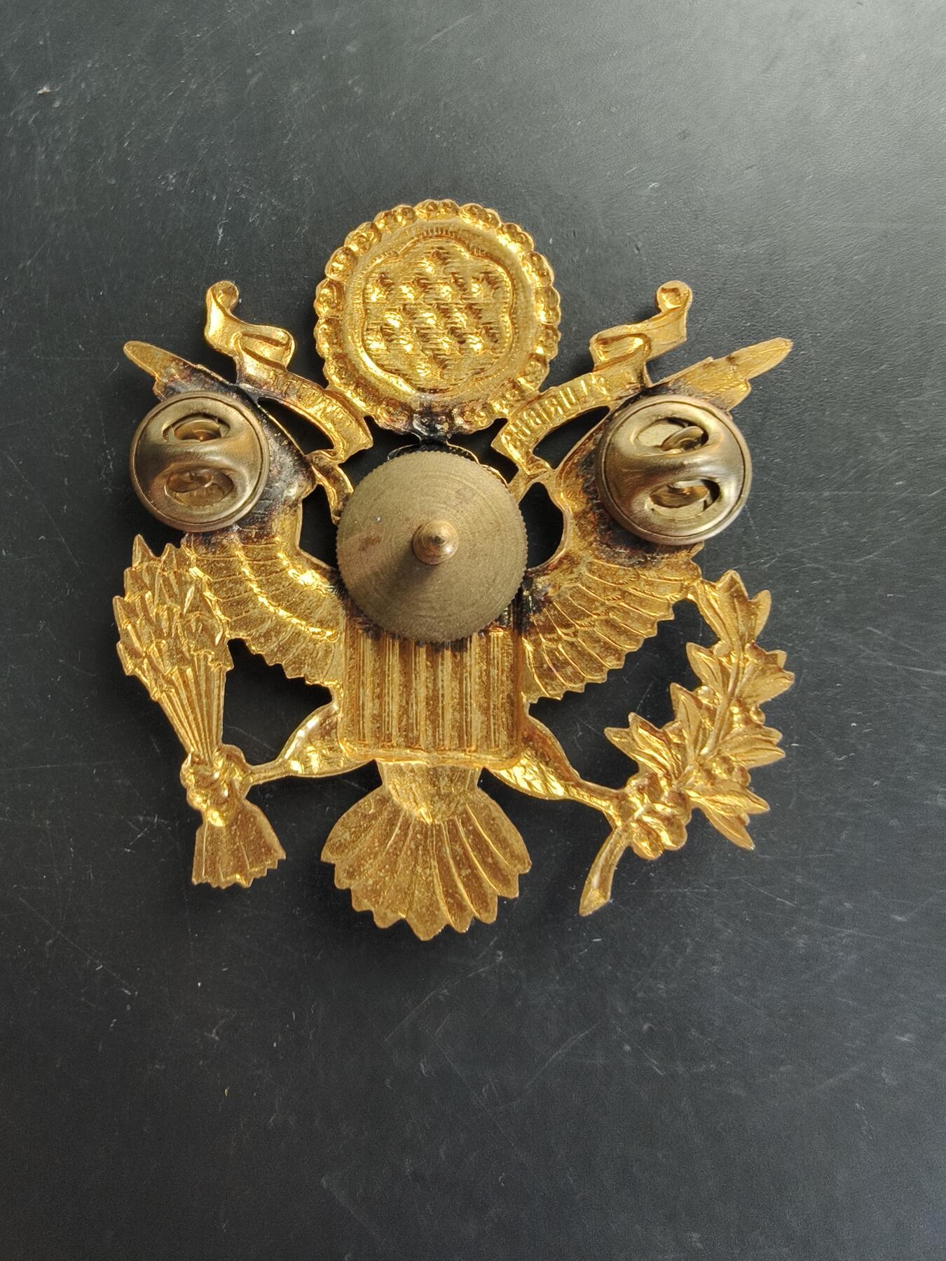 老王徽章第166期 美国陆军大檐帽帽徽