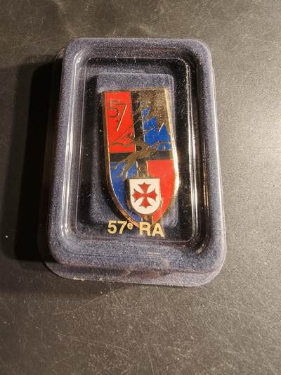 老王徽章第166期 - 法国第57炮兵团证章    亚瑟贝特朗造     原盒