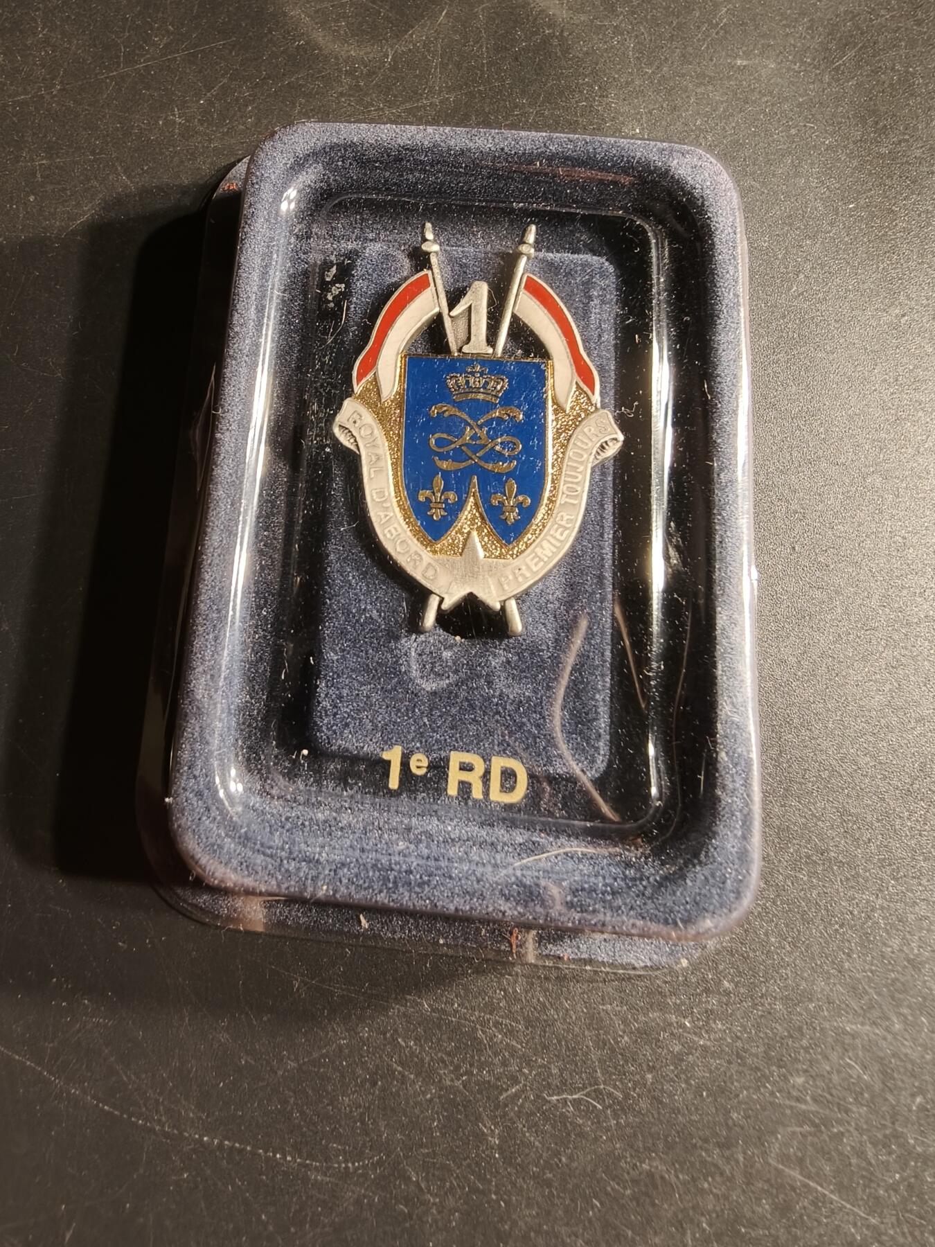 老王徽章第166期 法国第1龙骑兵团证章    亚瑟贝特朗造     原盒
