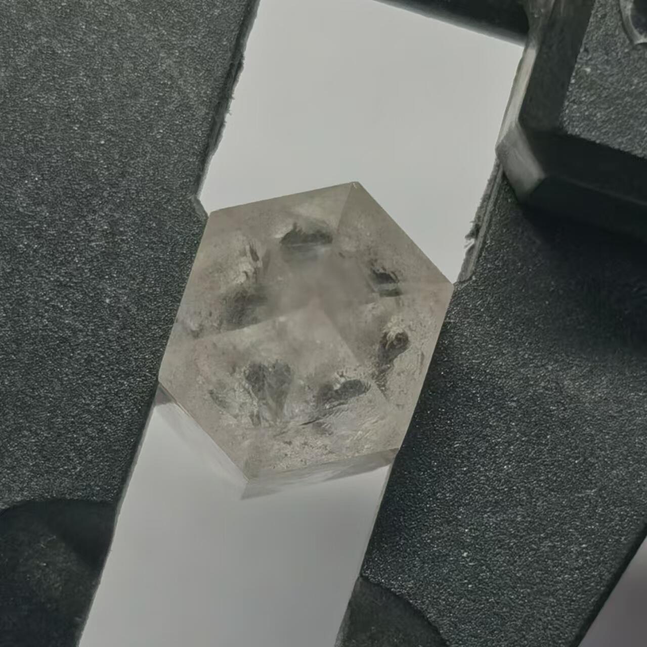 七河·世界钱币杂件水晶矿标小拍（总第29期） 藏家出品 X650 有万花筒效应的云贵闪灵水晶 本件拍品由合作藏家负责邮寄