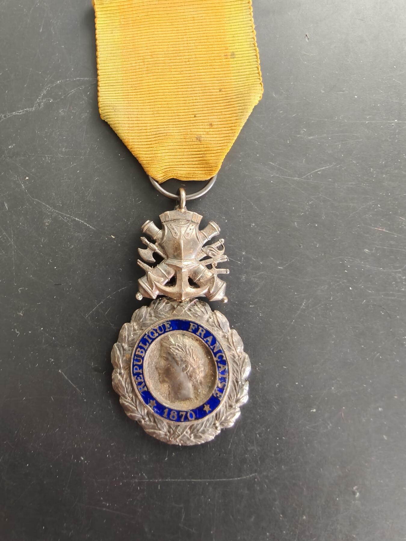 老王徽章第166期 法国军事奖章    三共时期    950银镀金珐琅     20.3g