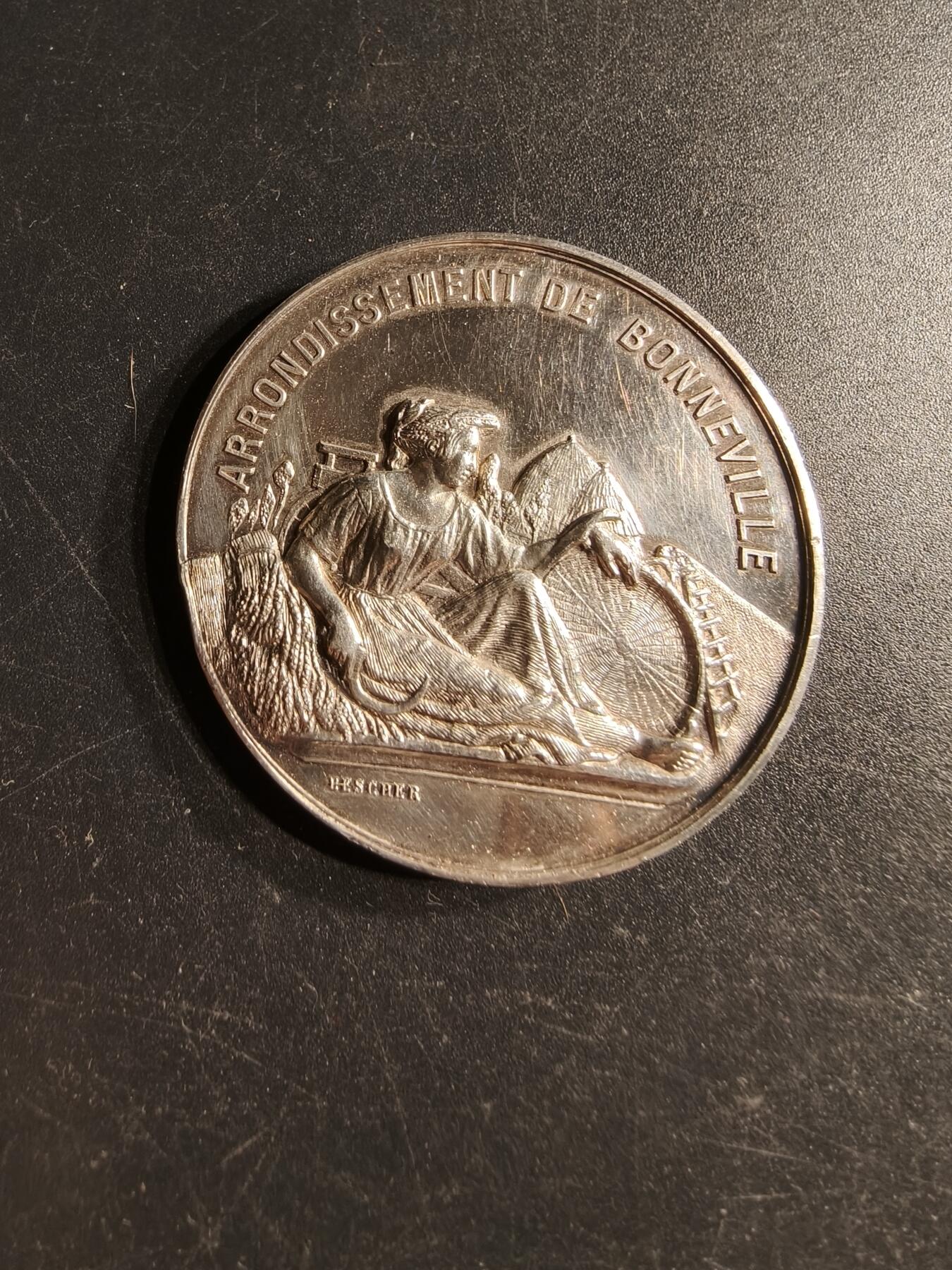 老王徽章第166期 法国农商协会大银章    原盒     950银    直径42mm.   重量34.3g