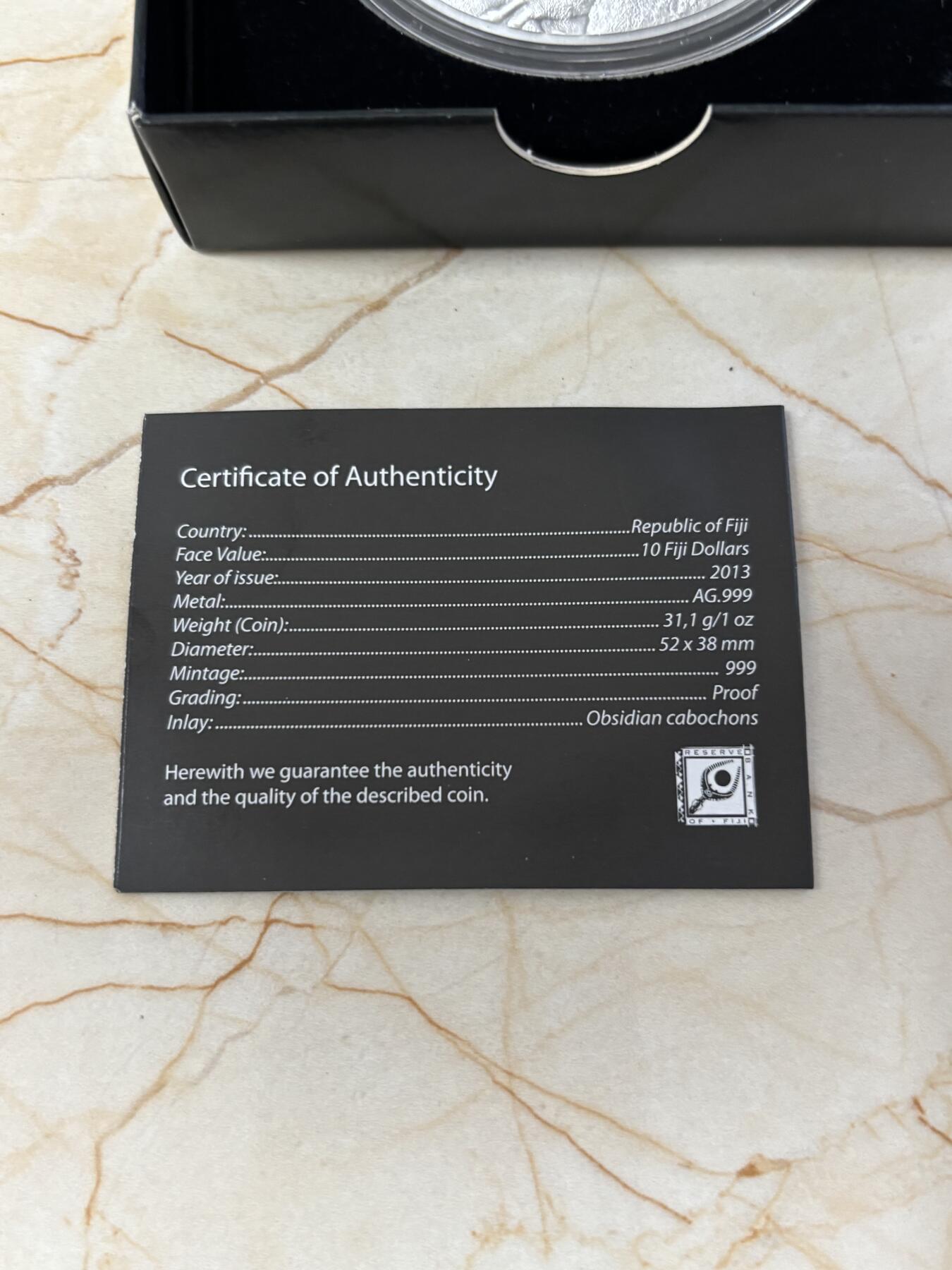 第183期拍卖 斐济2013年野生动物系列眼镜猴镶嵌银币，999银，发行999枚