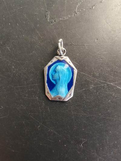 老王徽章第166期 - 法国天主教会纪念章    银质珐琅     1.9g