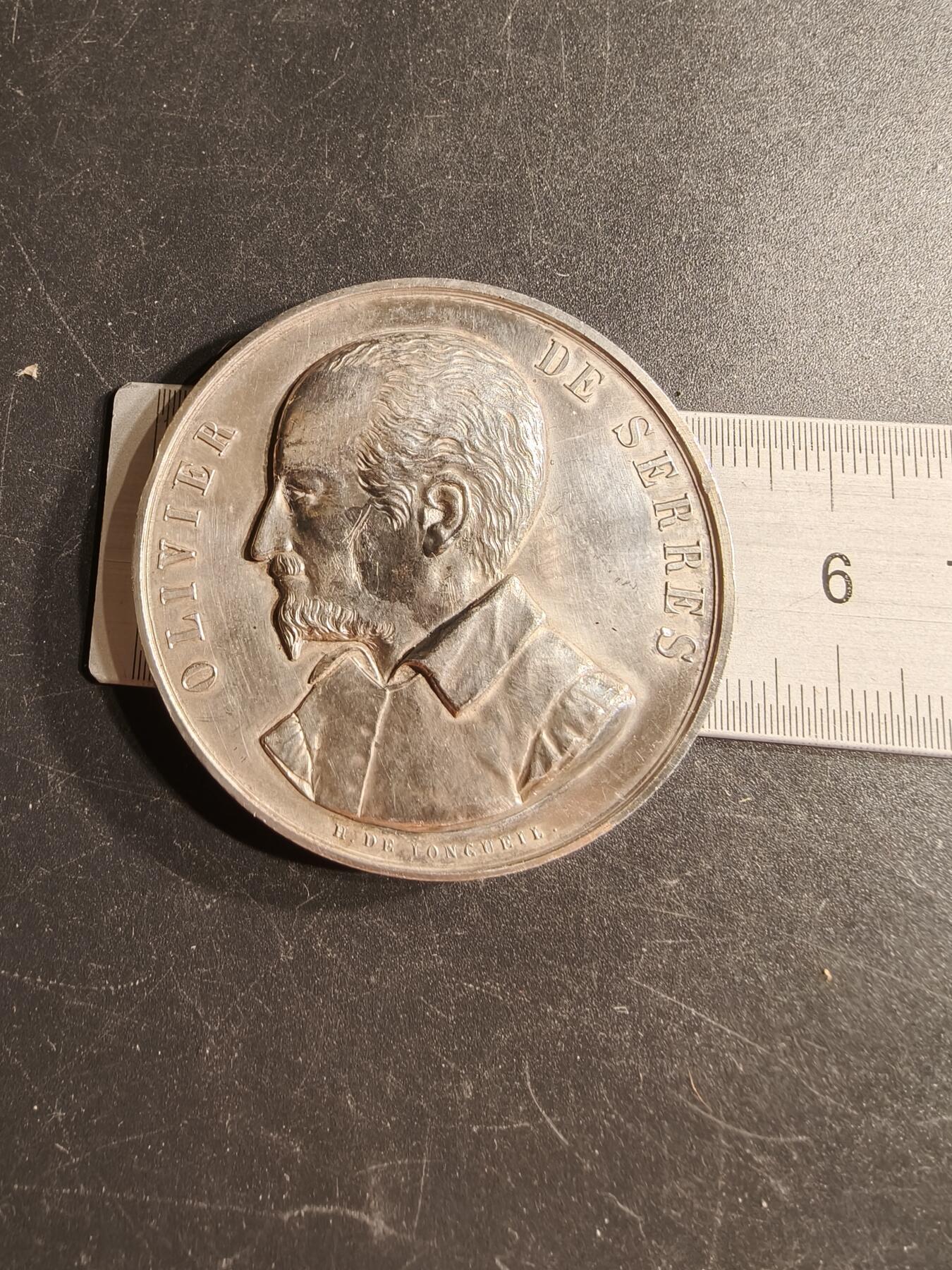 老王徽章第166期 法国1883年塞尚农业博览会大银章    原盒950银    直径52mm.    重量61g