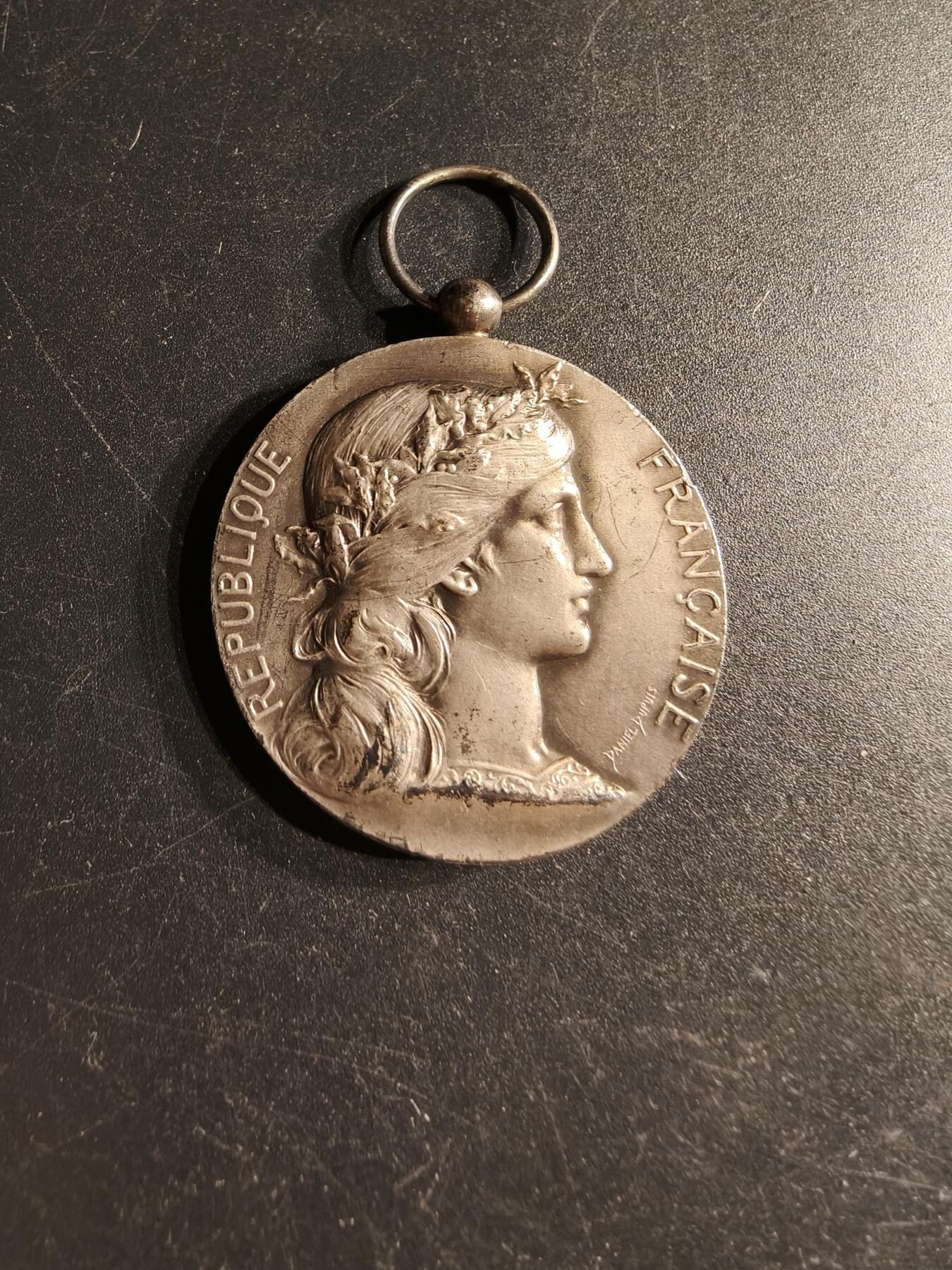 老王徽章第166期 法国银级东方工业协会奖章     950银     25.2g