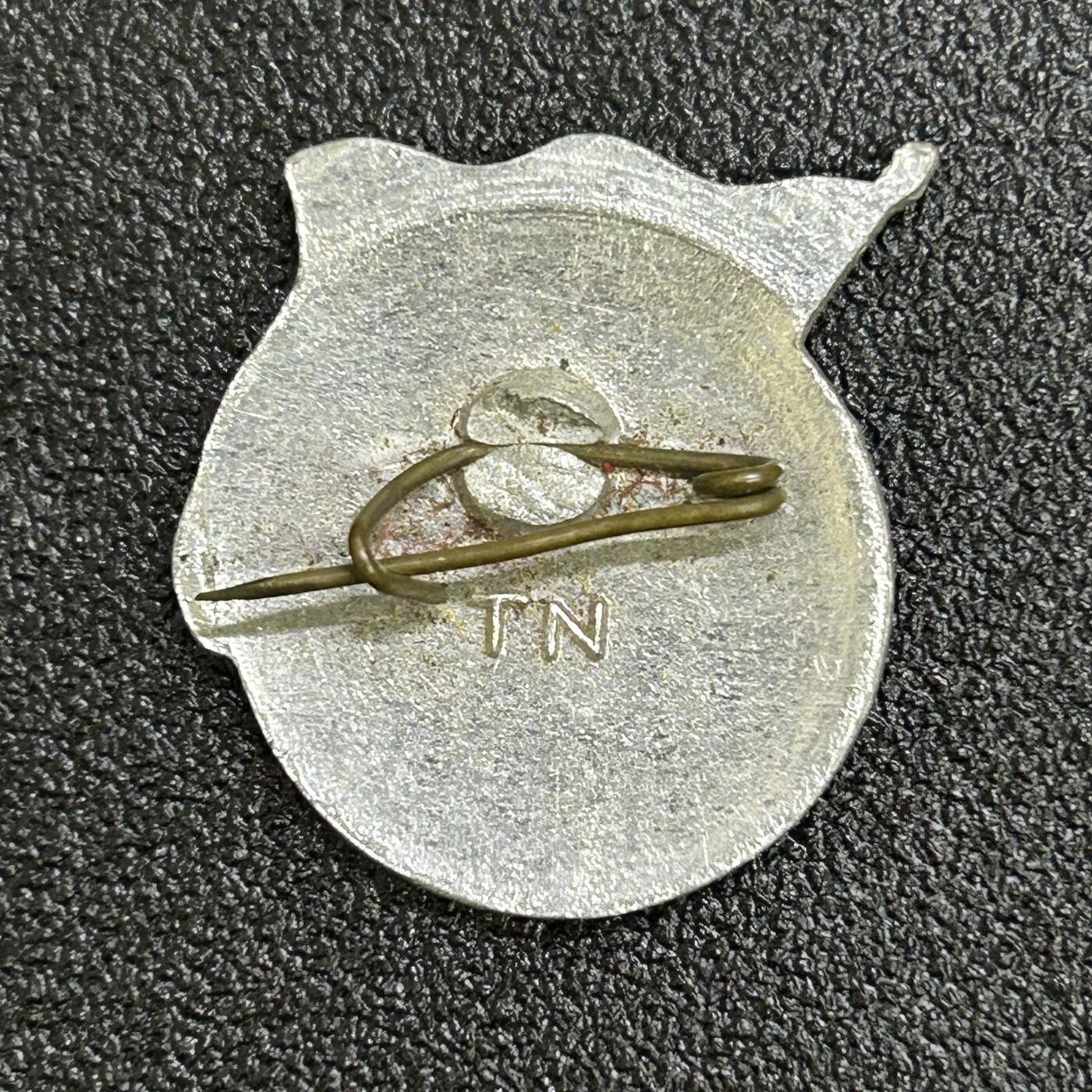 西秦中古拍卖第六十七期 越南共青团员证章