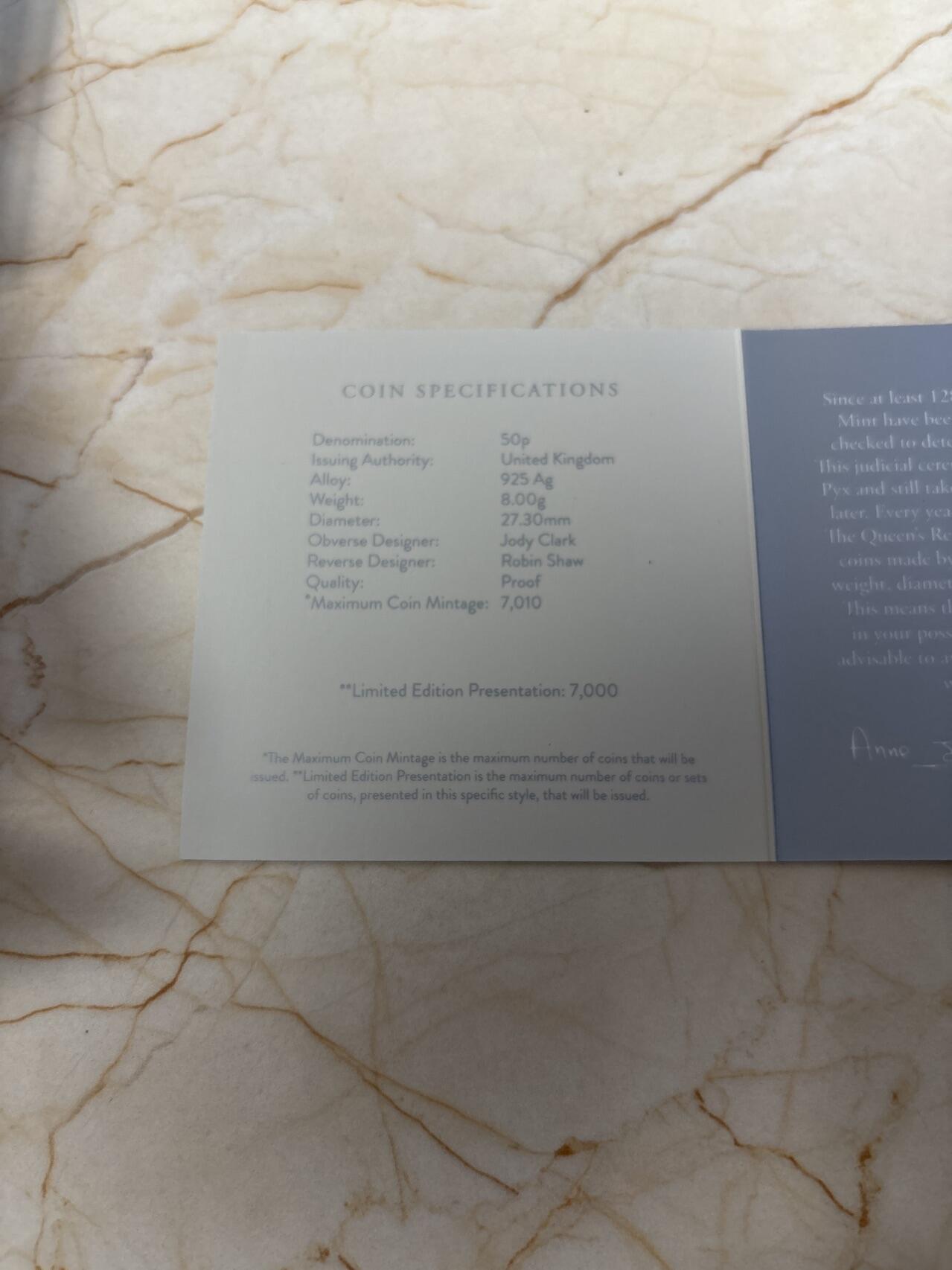 第183期拍卖 英国2020年雪人七边形彩色精制纪念银币，925银，8克，发行量7000枚