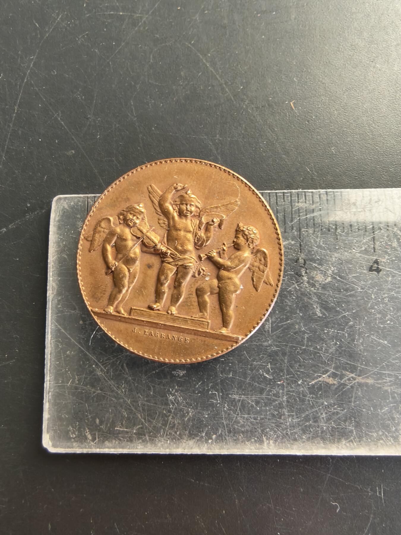 老王徽章第166期 法国音乐小天使大铜章     直径28mm.   重量10g