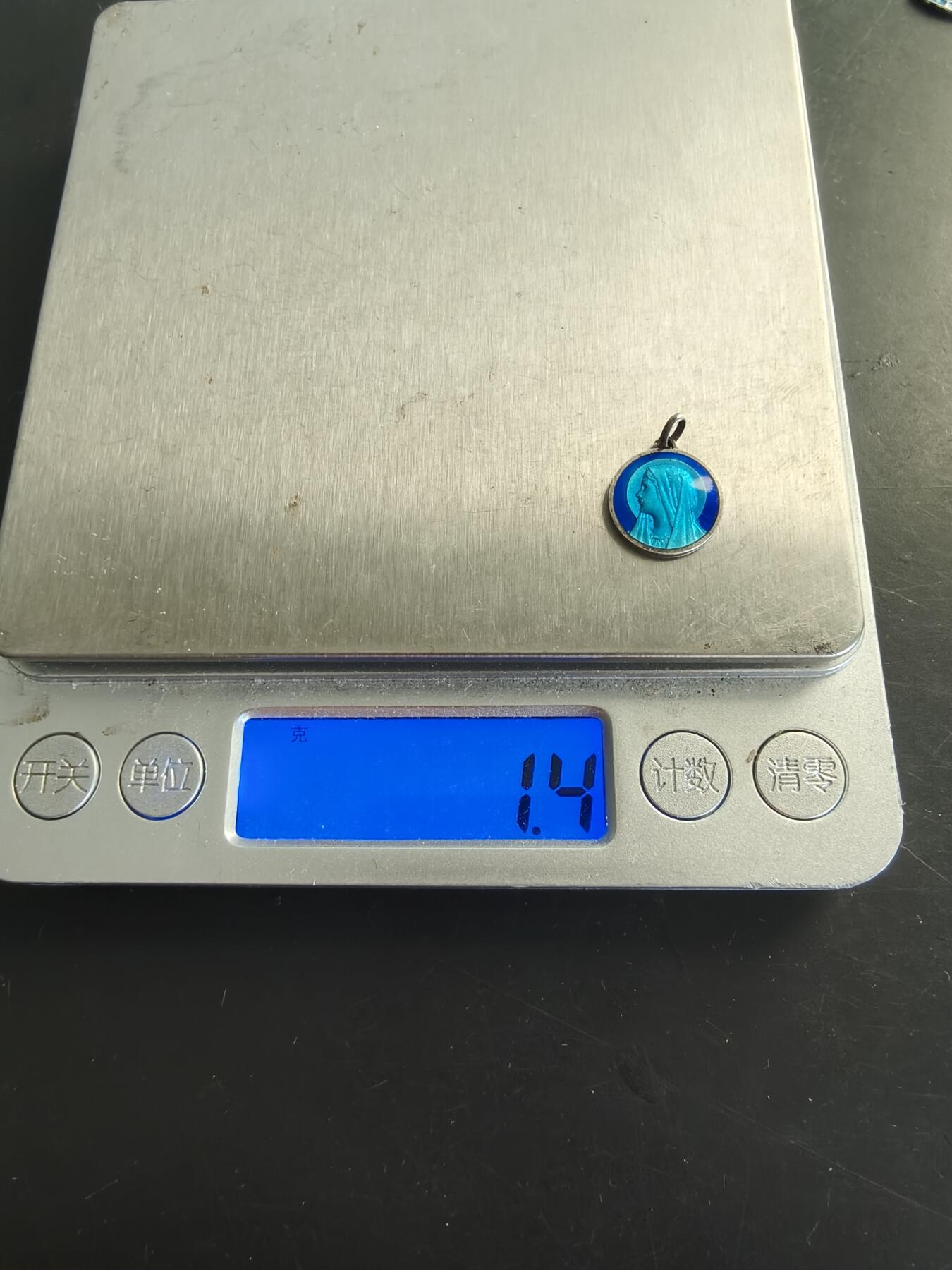 老王徽章第166期 法国天主教会纪念章    银质珐琅     1.4g