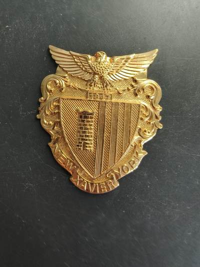 老王徽章第166期 - 美国哈维尔军事学校大檐帽帽徽    背杆损坏