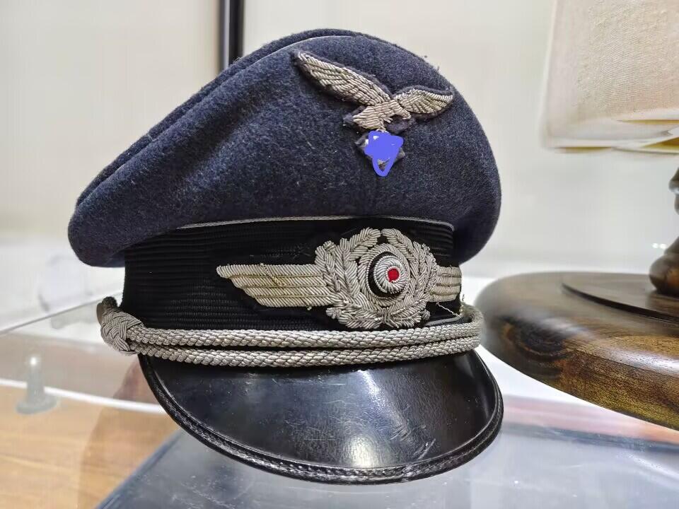 ww2德三，空军飞行员军官帽，58头围，粗毛呢材质，只有帽子，里面的原主人姓名都在，内标保存十分完好