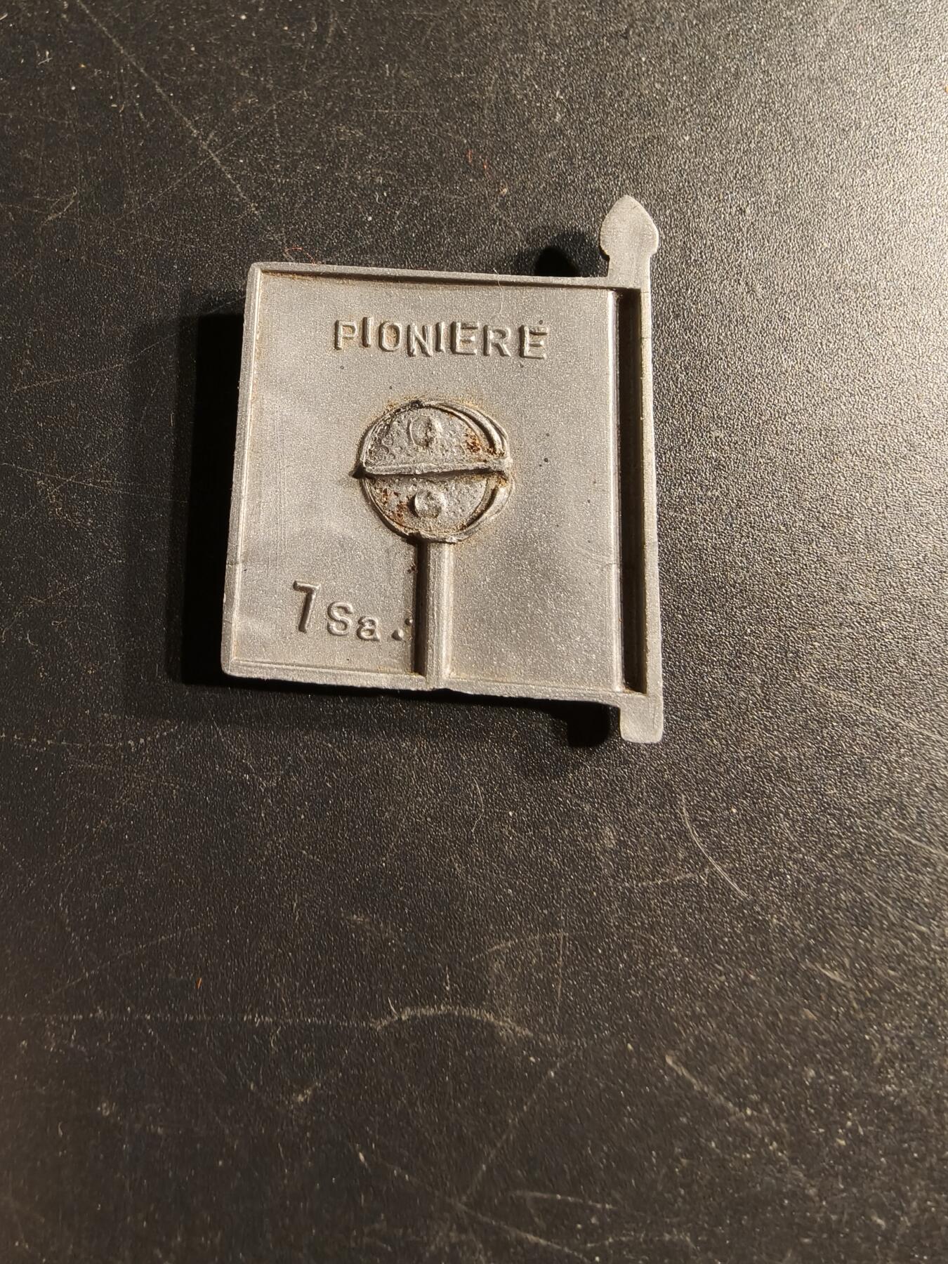 老王徽章第166期 德三工兵军旗证章