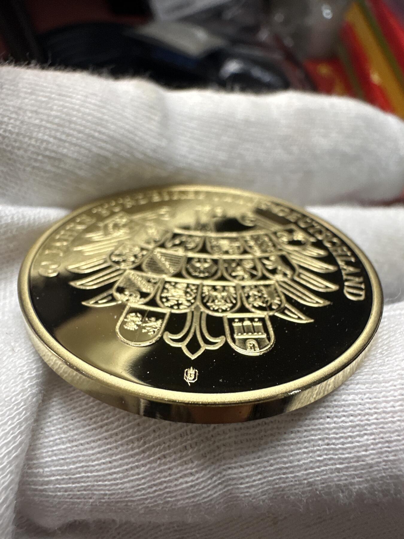 12.4铜章专场 2017年德意志联邦共和国第12任联邦总统弗兰克 瓦尔特·施泰因迈尔高浮雕精致镀金铜章 40mm