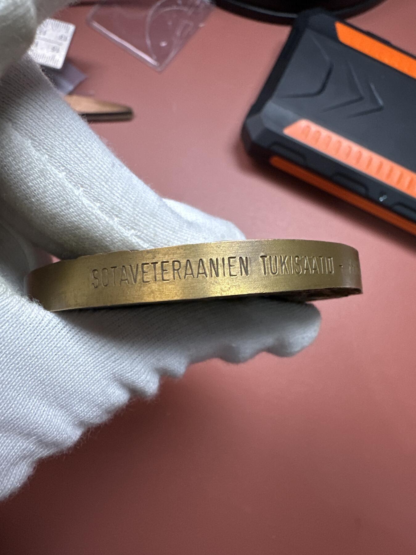 12.4铜章专场 1987年芬兰独立70周年纪念章 由芬兰战争退伍军人支持基金会发行 作者Tillander