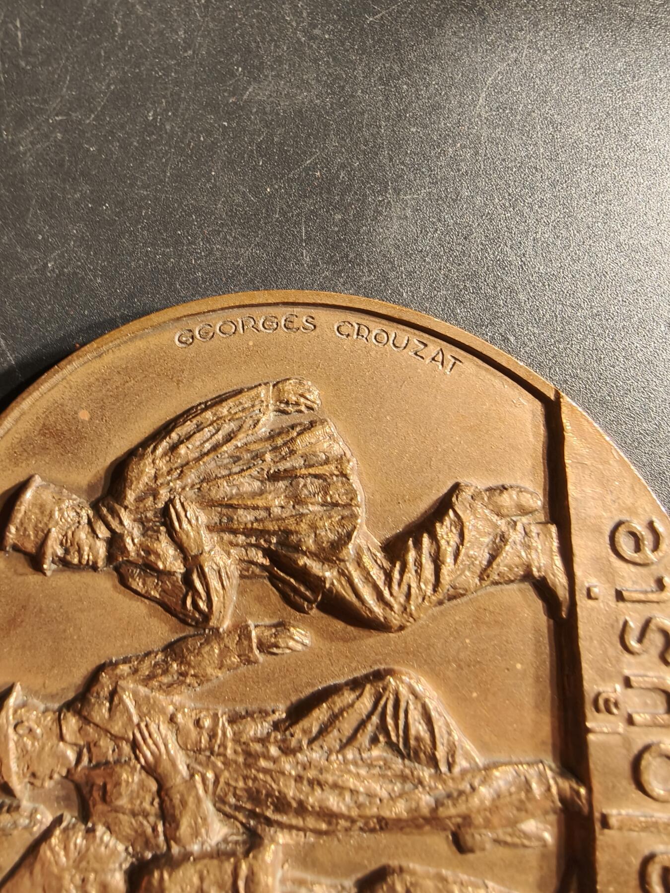 老王徽章第166期 法国下诺曼底大区大铜章    高浮雕     Crouzat作品    直径68mm.    重量158.8g