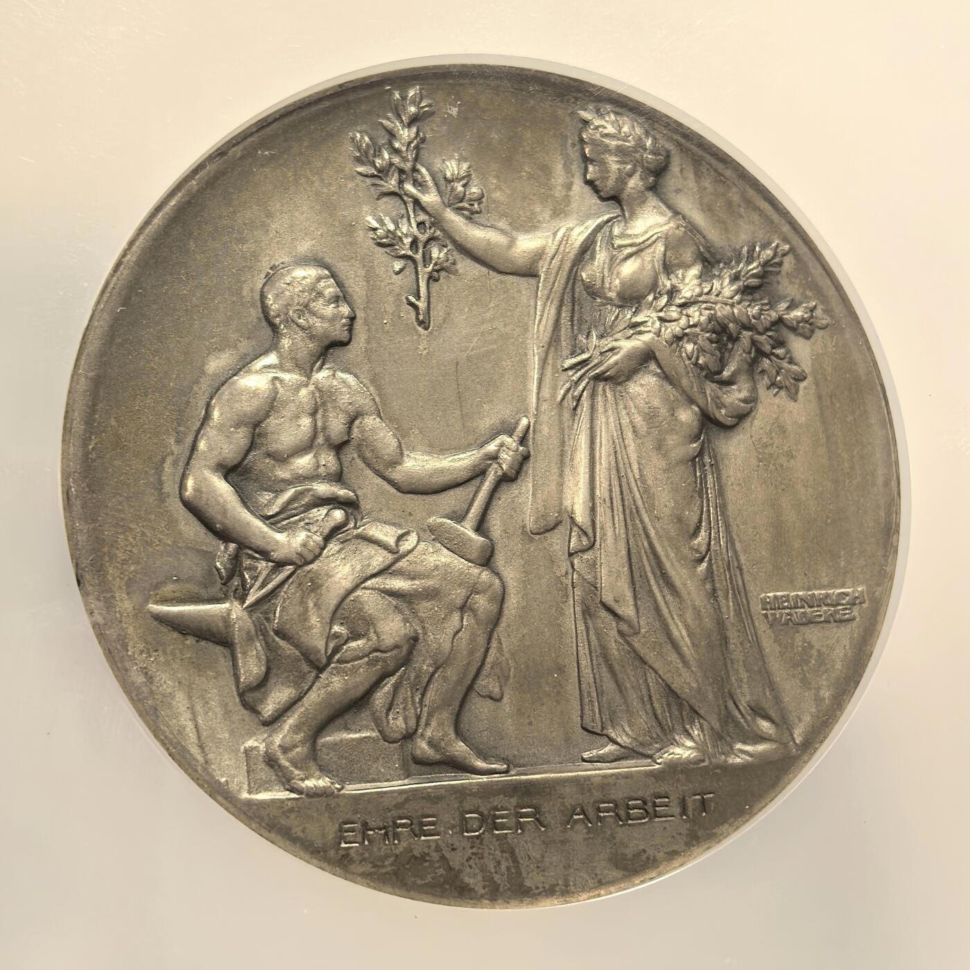 博洋堂世界钱币拍卖第149期（全场包邮） NGC MS63 德国第二帝国工业成就颁发50mm巨大银章！有玩德系的推断应该也是是第三帝国初期品种。