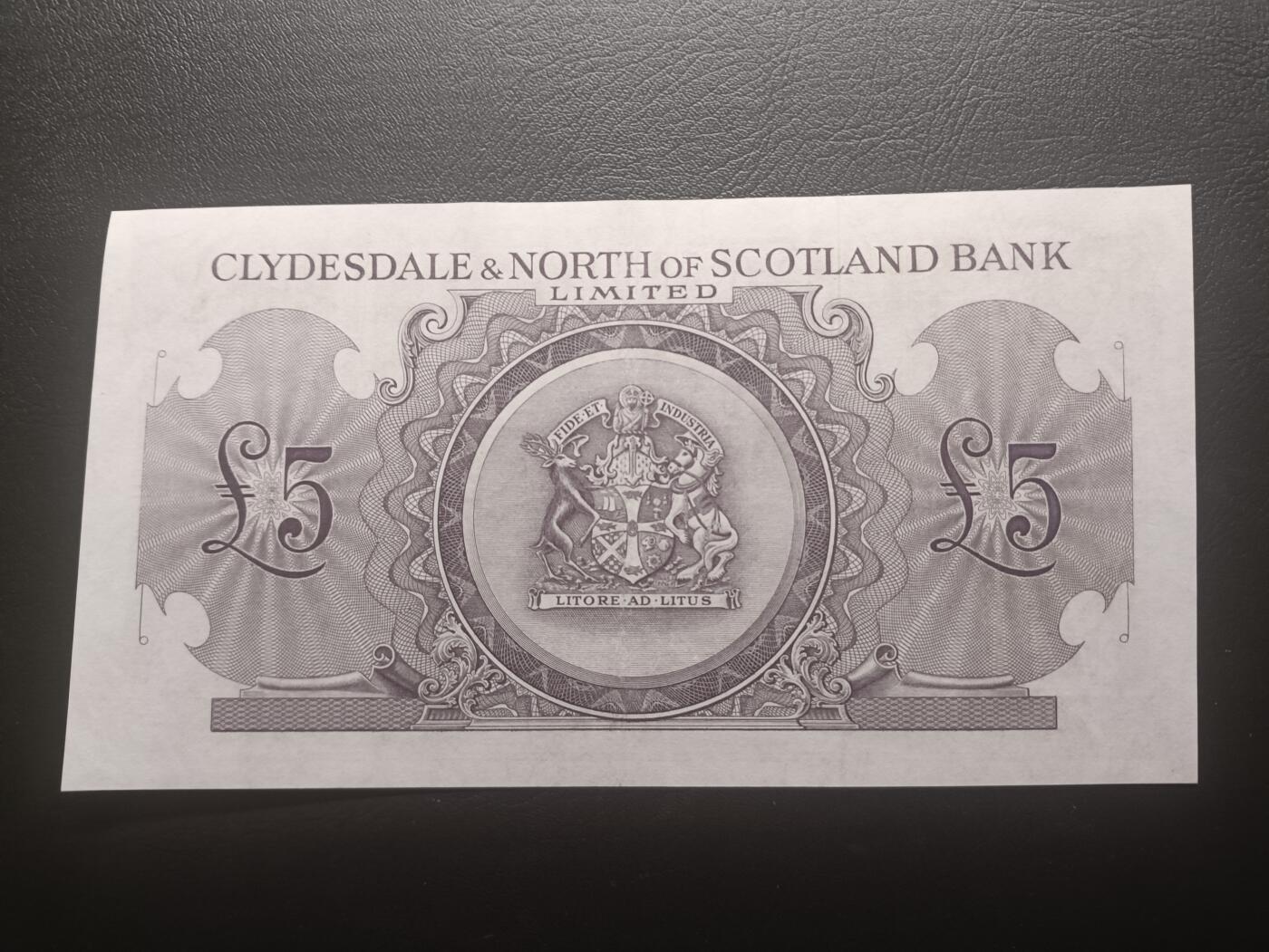 2025十一月第七期，总205期 苏格兰克莱斯戴勒和北部银行1960年5镑AUNC，象征两银行联合的两地地标性建筑阿伯丁大教堂和格拉斯哥大学，早期两家银行联合时期发行，稀有中高面值