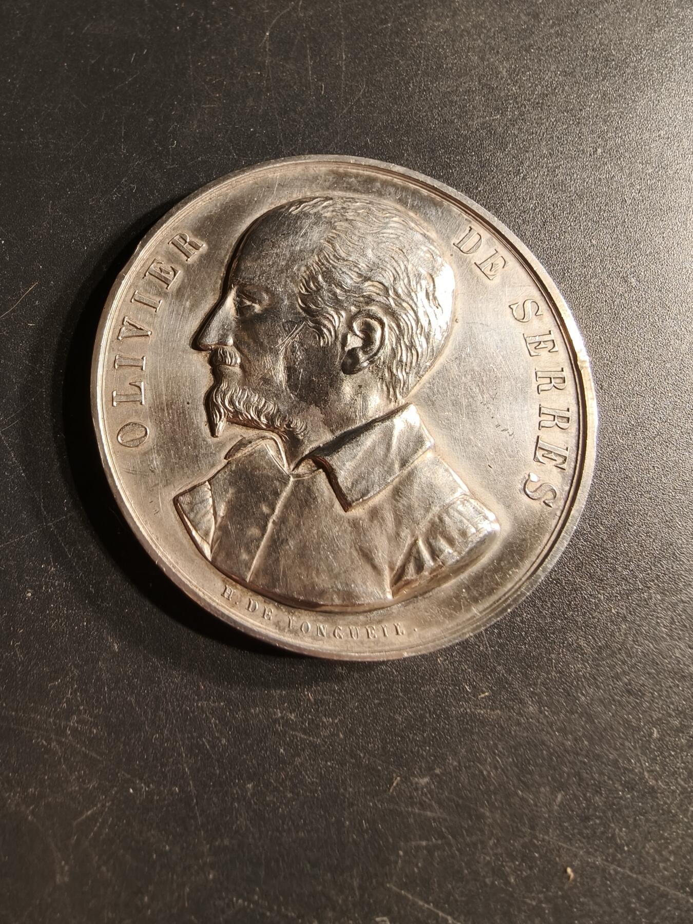 老王徽章第166期 法国1883年塞尚农业博览会大银章    原盒950银    直径52mm.    重量61g