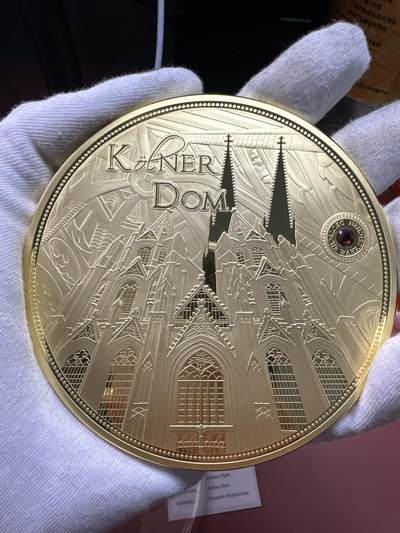 12.4铜章专场 - 科隆大教堂、德国地标彩色高浮雕精致镀金铜章 镶施华洛世奇水晶100mm
