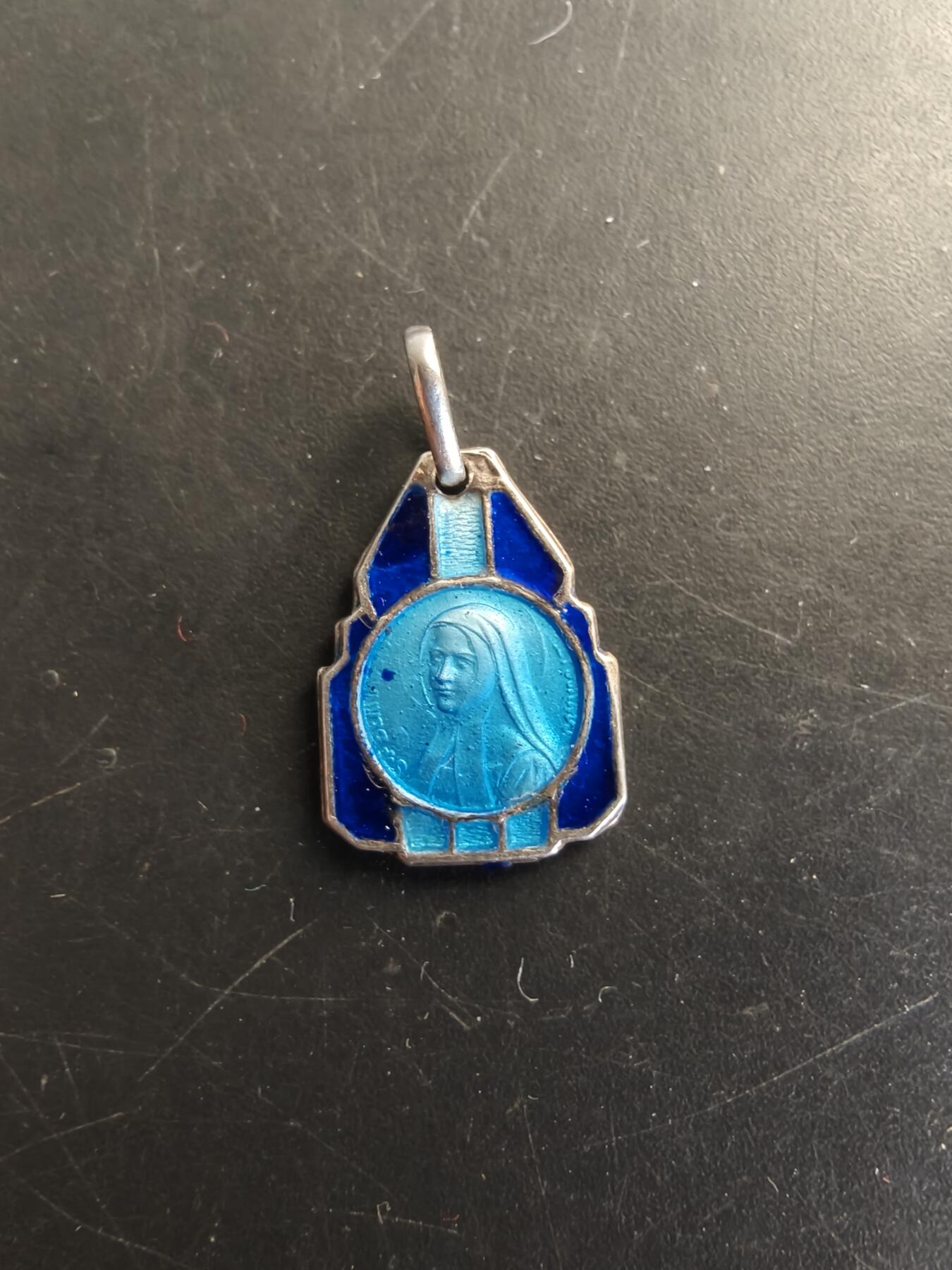 老王徽章第166期 法国天主教会纪念章    带珐琅     