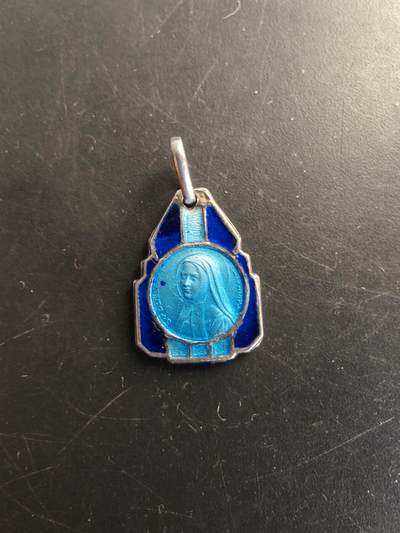 老王徽章第166期 - 法国天主教会纪念章    带珐琅     