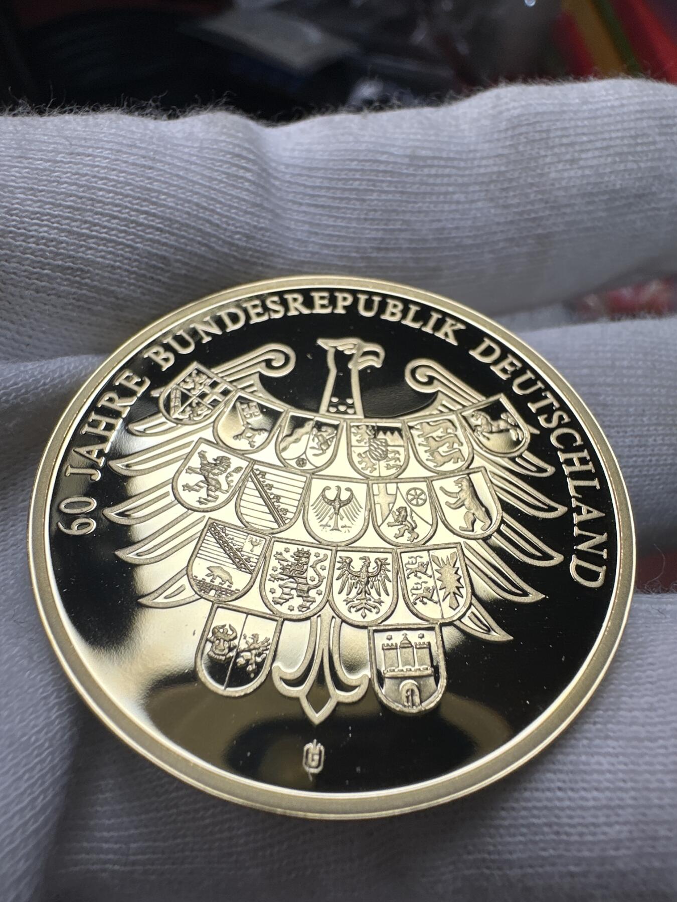 12.4铜章专场 2017年德意志联邦共和国第12任联邦总统弗兰克 瓦尔特·施泰因迈尔高浮雕精致镀金铜章 40mm