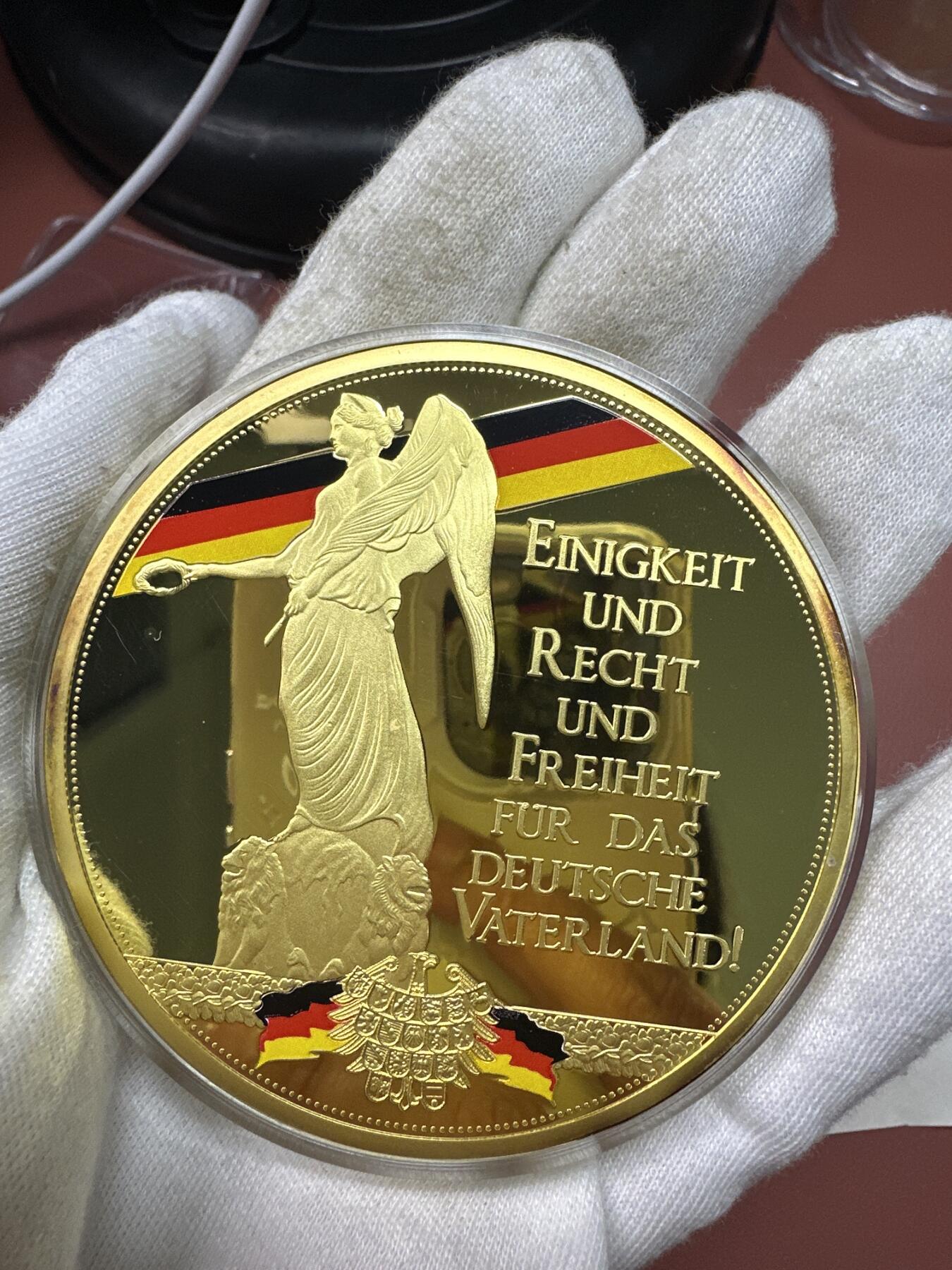 12.4铜章专场 2016年德国格言统一、权利与自由，德国国歌彩色高浮雕镀金精致大铜章70mm