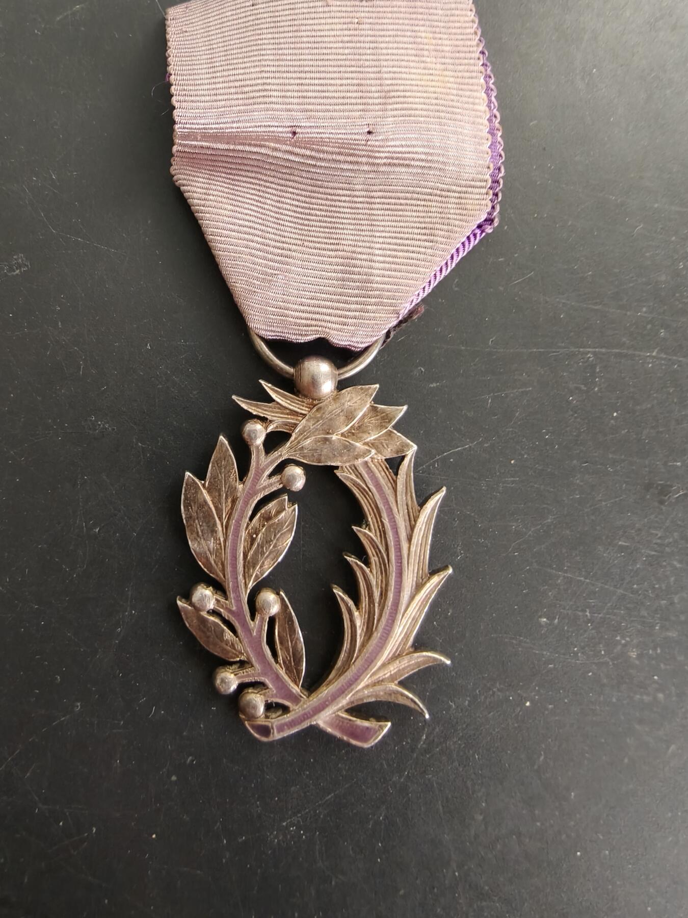 老王徽章第166期 法国骑士级棕榈叶勋章     原盒