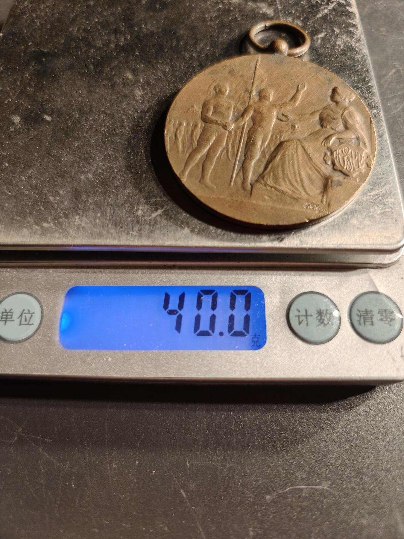 老王徽章第166期 法国体操协会铜奖章     直径44mm.   重量40g