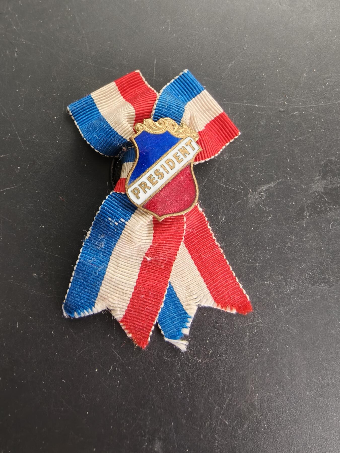 老王徽章第166期 法国总统纪念章