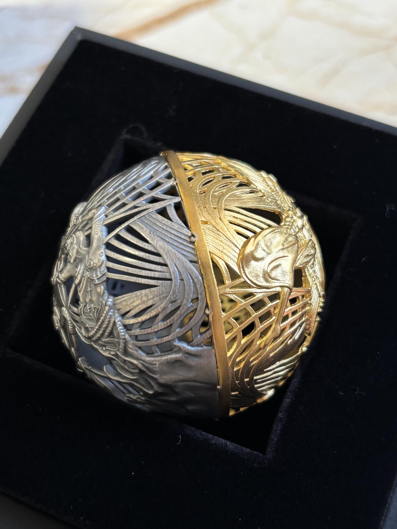 第183期拍卖 萨摩亚2021年地狱与天堂2盎司镂空镀金纪念银币，999银镀金，2盎司，发行1499枚