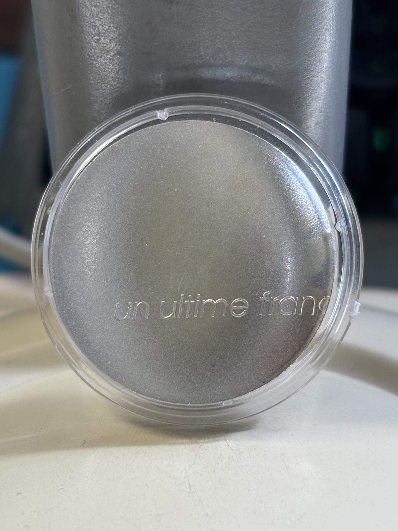 第183期拍卖 获奖法国2001最后的法郎波浪形银币难得造币厂原袋，980银，17.77克，发行49838枚，有氧化