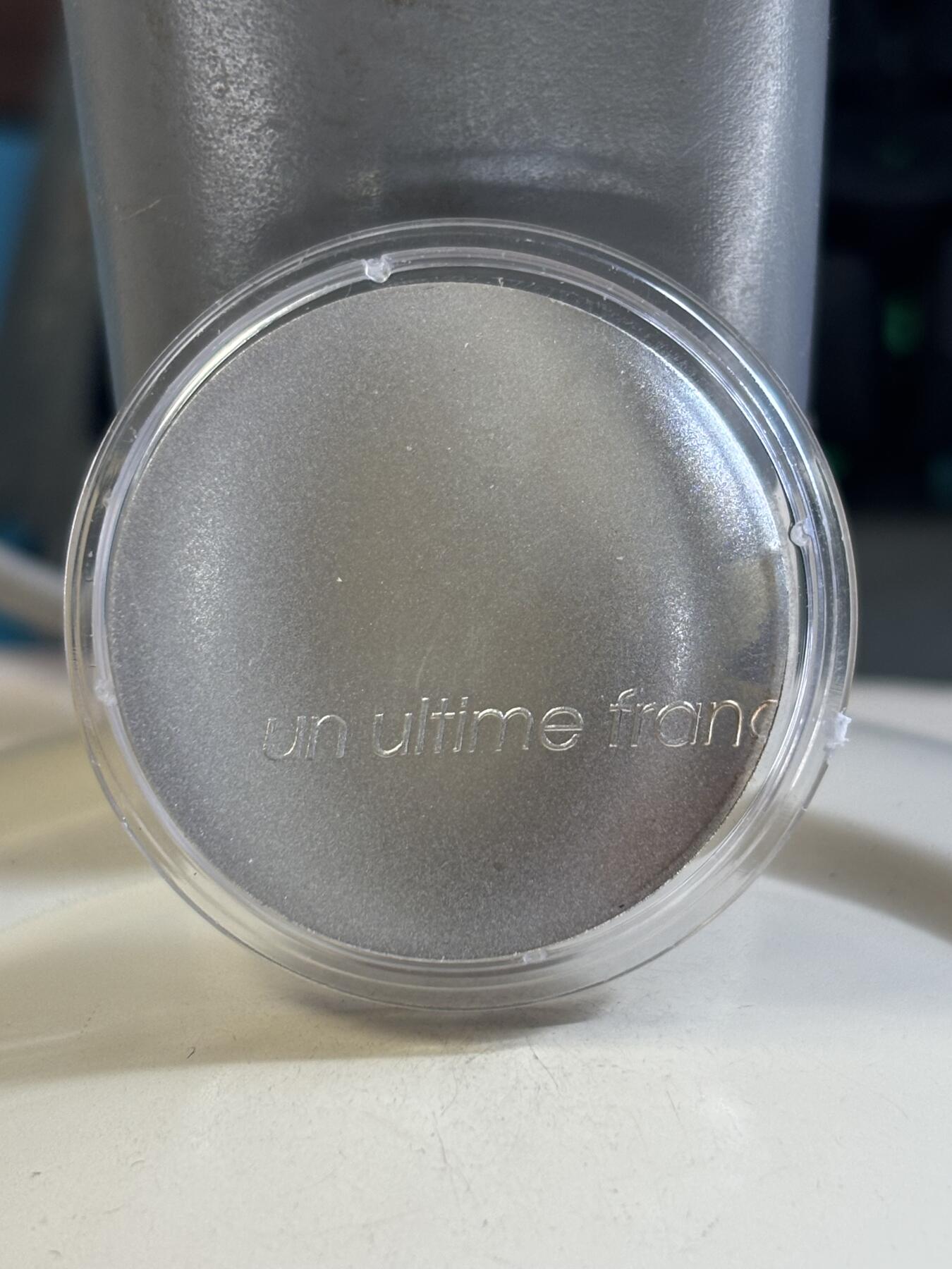 第183期拍卖 获奖法国2001最后的法郎波浪形银币难得造币厂原袋，980银，17.77克，发行49838枚，有氧化