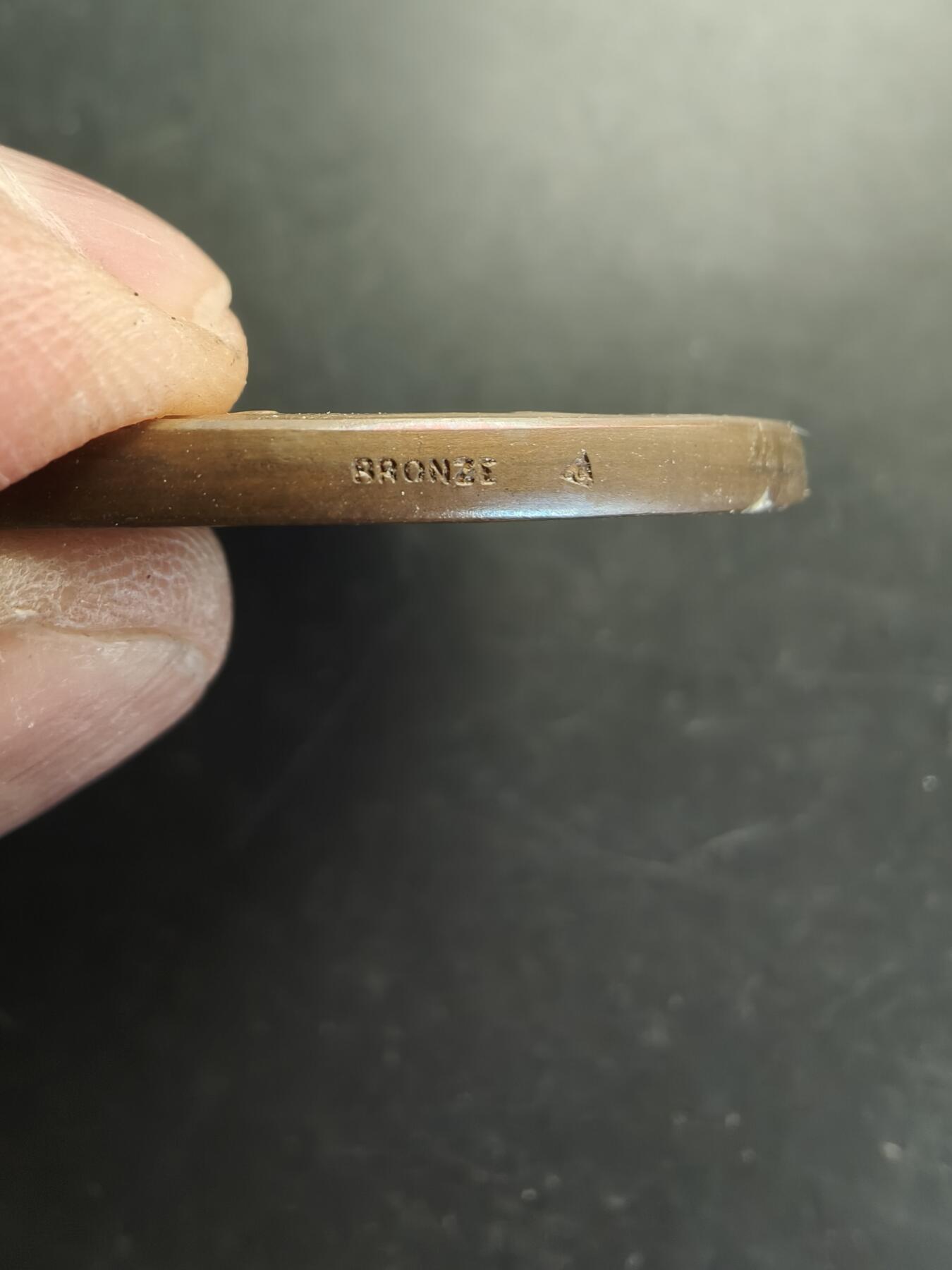 老王徽章第166期 法国布雷絮尔区农业博览会大铜章     原盒    大师里维特作品   直径51mm.    重量54g