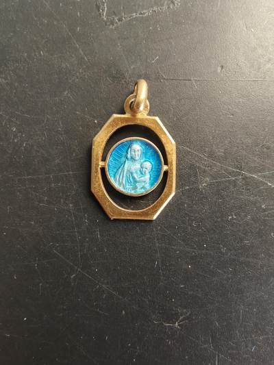 老王徽章第166期 - 法国天主教会纪念章    带珐琅     