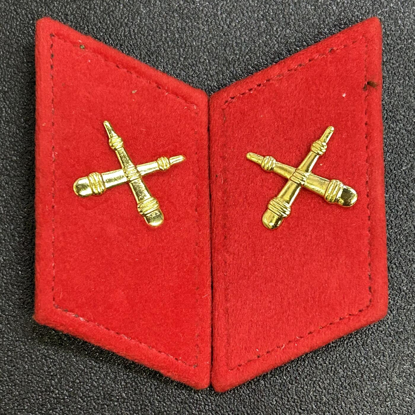 西秦中古拍卖第六十七期 越南人民军炮兵领章