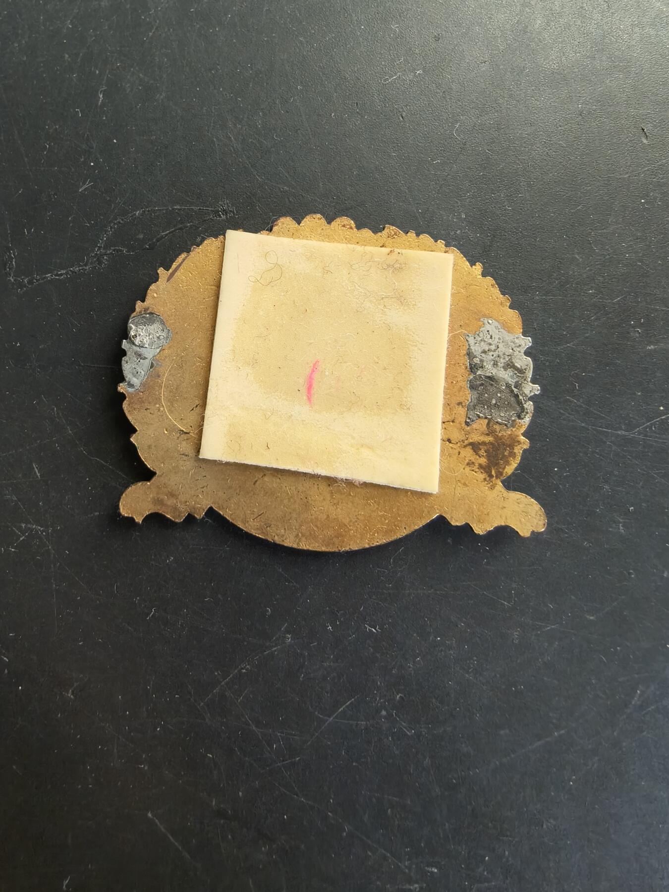 老王徽章第166期 美国肯塔基军事学院大檐帽帽徽    背杆损坏