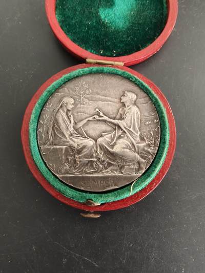 老王徽章第166期 - 法国大尺寸婚章    原盒    大师罗蒂版本    1919年    950银    直径42mm.    重量32.4g