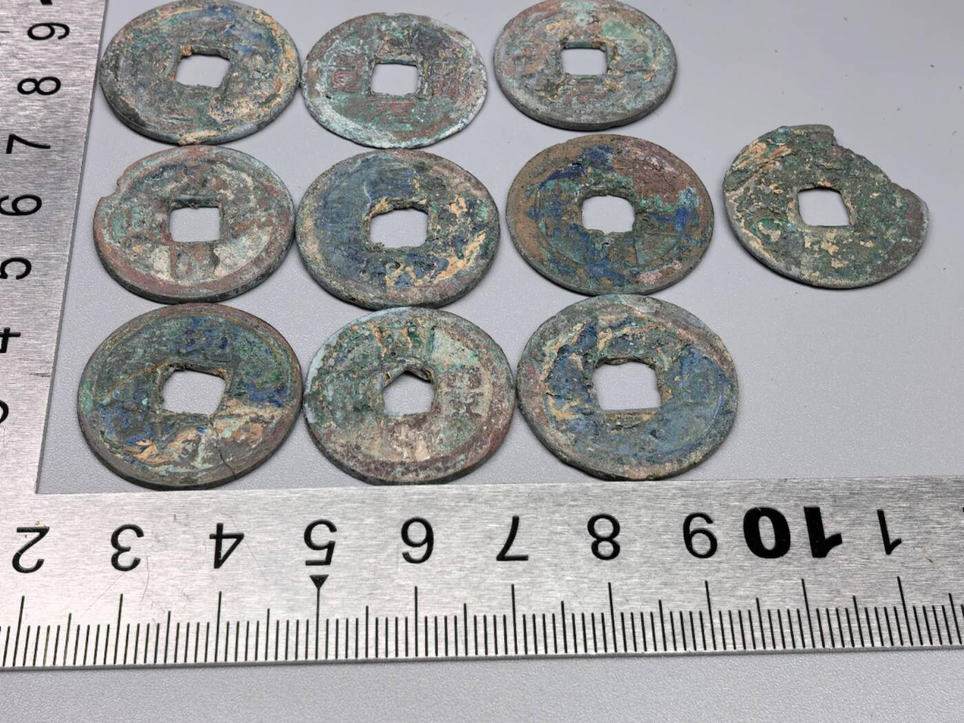 小驴勋章奖章收藏11月29日周六晚六点拍卖（珍爱和平，收藏战争，铭记历史，勿忘国耻，忠党爱国。有偿代拍，送拍规则在简介最后，参拍须阅读规则后再参拍，关系到运费包装发货时效真假辨别等关键信息，拍卖时不再发原图，看大图店主微信码在拍卖店铺介绍里）