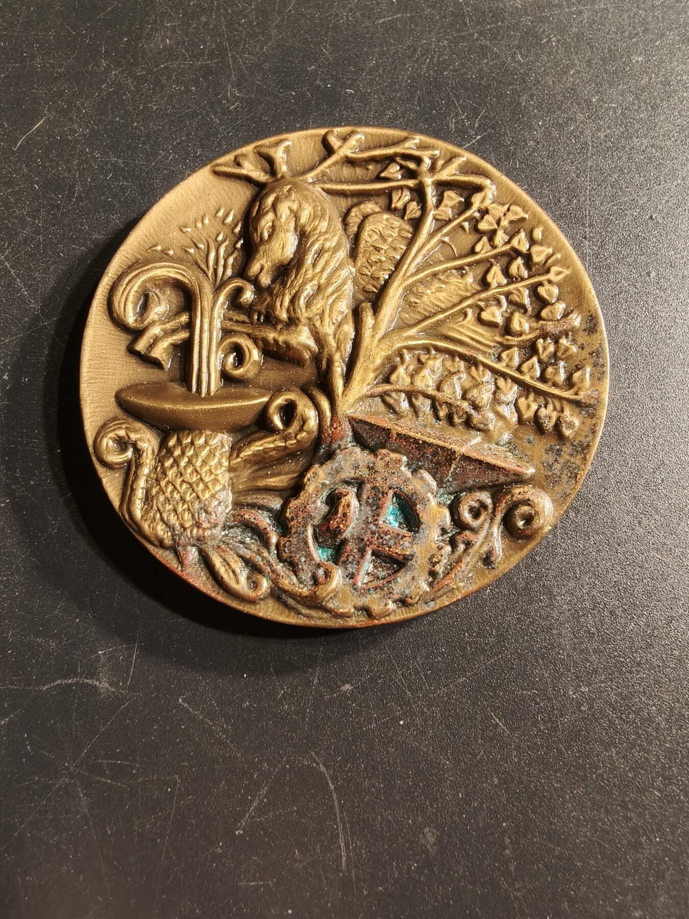 老王徽章第166期 法国阿列省议会大铜章     原盒有损    高浮雕     直径64mm.    重量127.7g