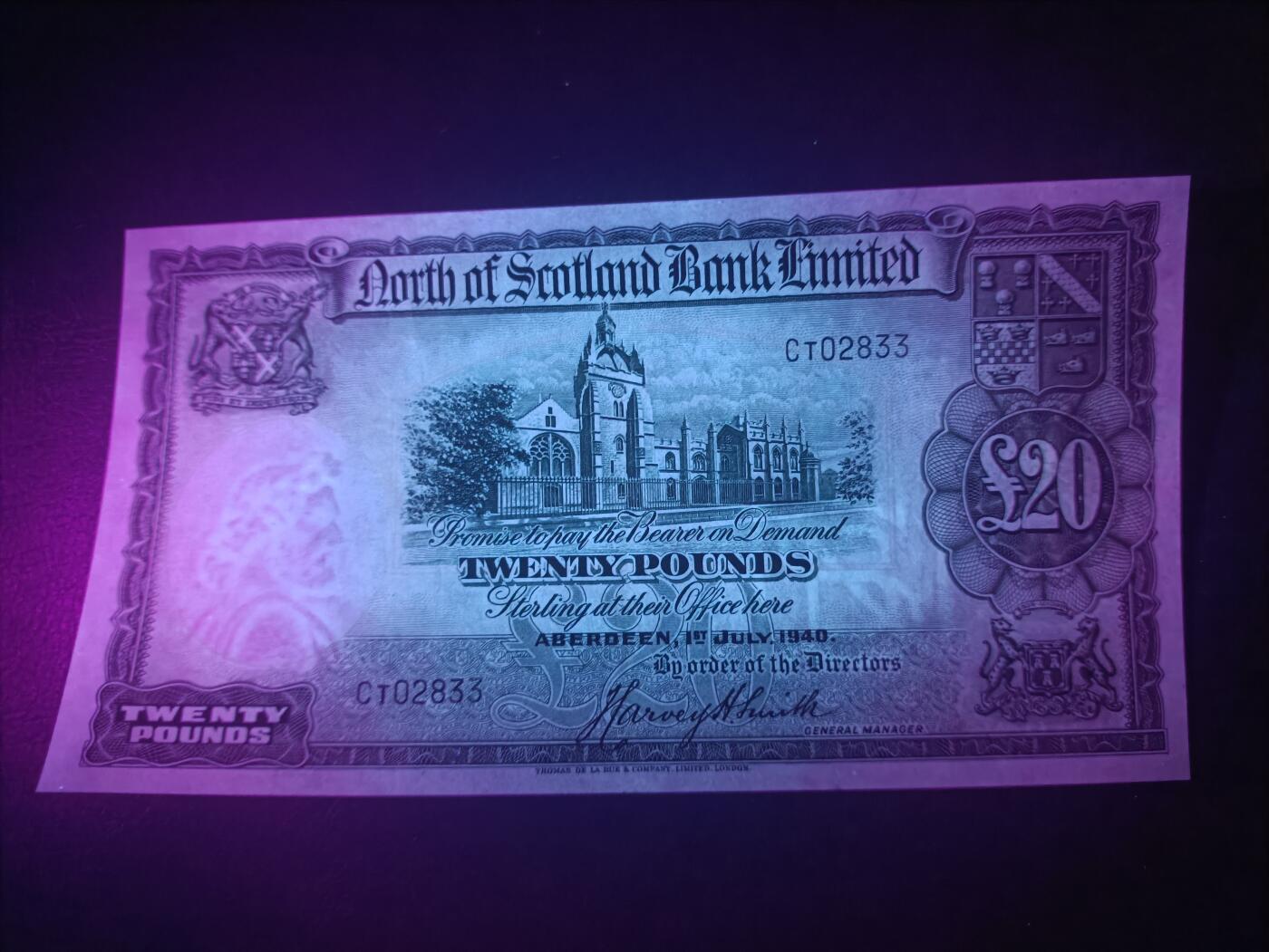 2025十一月第七期，总205期 苏格兰北方银行1940年20镑AUNC无47千位号2833，阿伯丁大教堂和银行徽章，极稀有早期战前大票幅大面值品种，已不存在的银行
