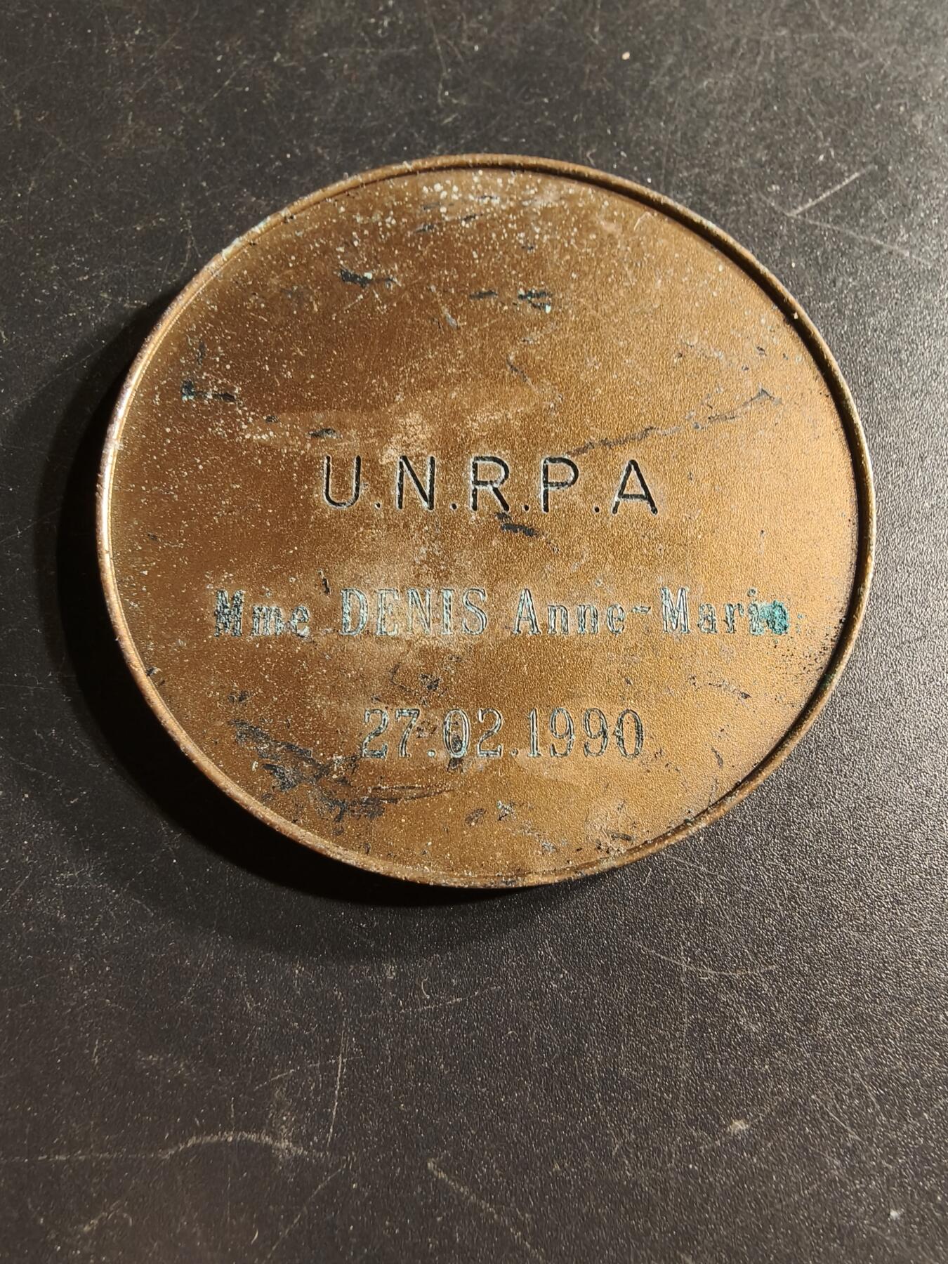 老王徽章第166期 法国感恩大铜章     直径56mm.   重量78g