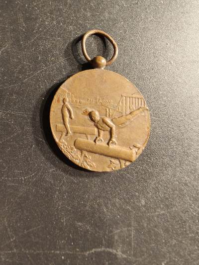 老王徽章第166期 - 法国体操协会铜奖章     直径26mm.   重量9.5g