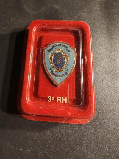 老王徽章第166期 - 法国第2骠骑兵团证章    亚瑟贝特朗造     原盒