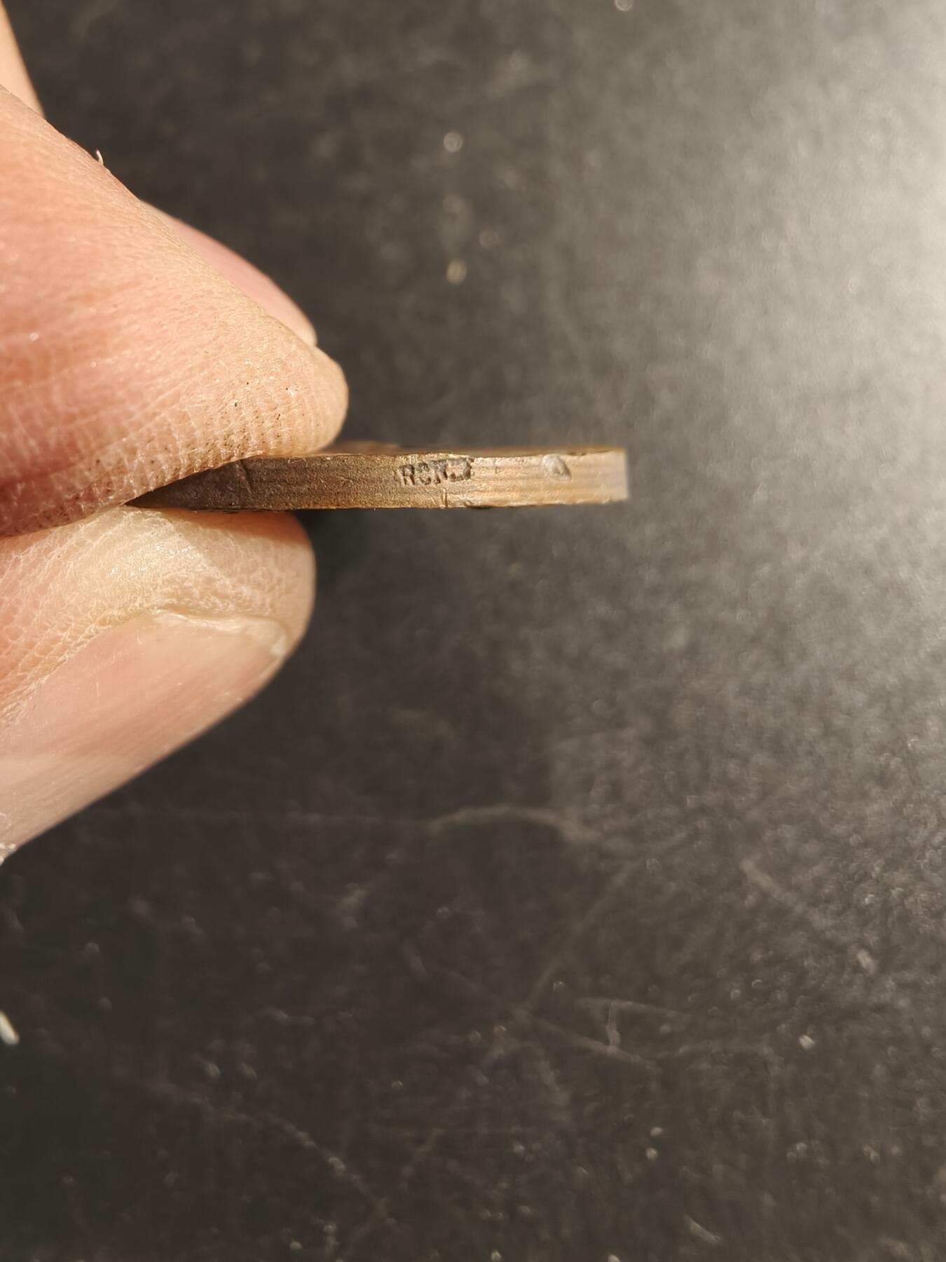 老王徽章第166期 法国体操协会铜奖章     直径26mm.   重量9.5g