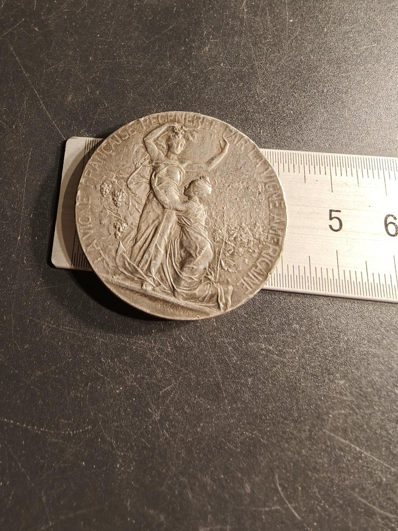 老王徽章第166期 法国农业协会百年大银章    原盒   大师里维特作品   950银   直径41mm.    重量36g